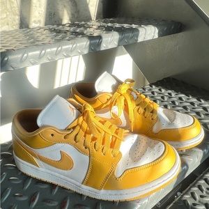 Air Jordan 1 Low Pollen